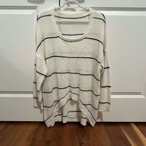 Stripped sweater with high-low hem